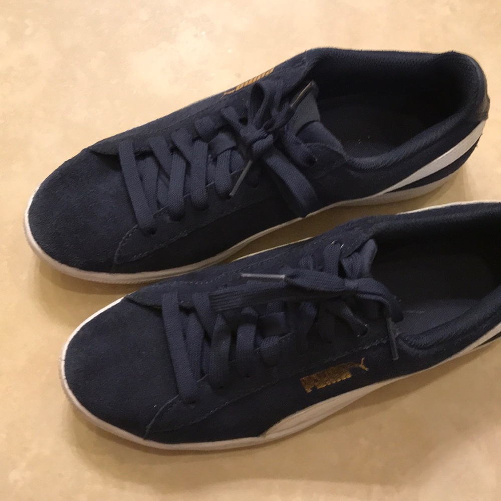 Ladies Navy Pumas